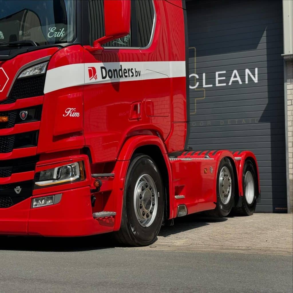 Vrachtwagen laten polijsten en lakbescherming door Eye4Clean.nl