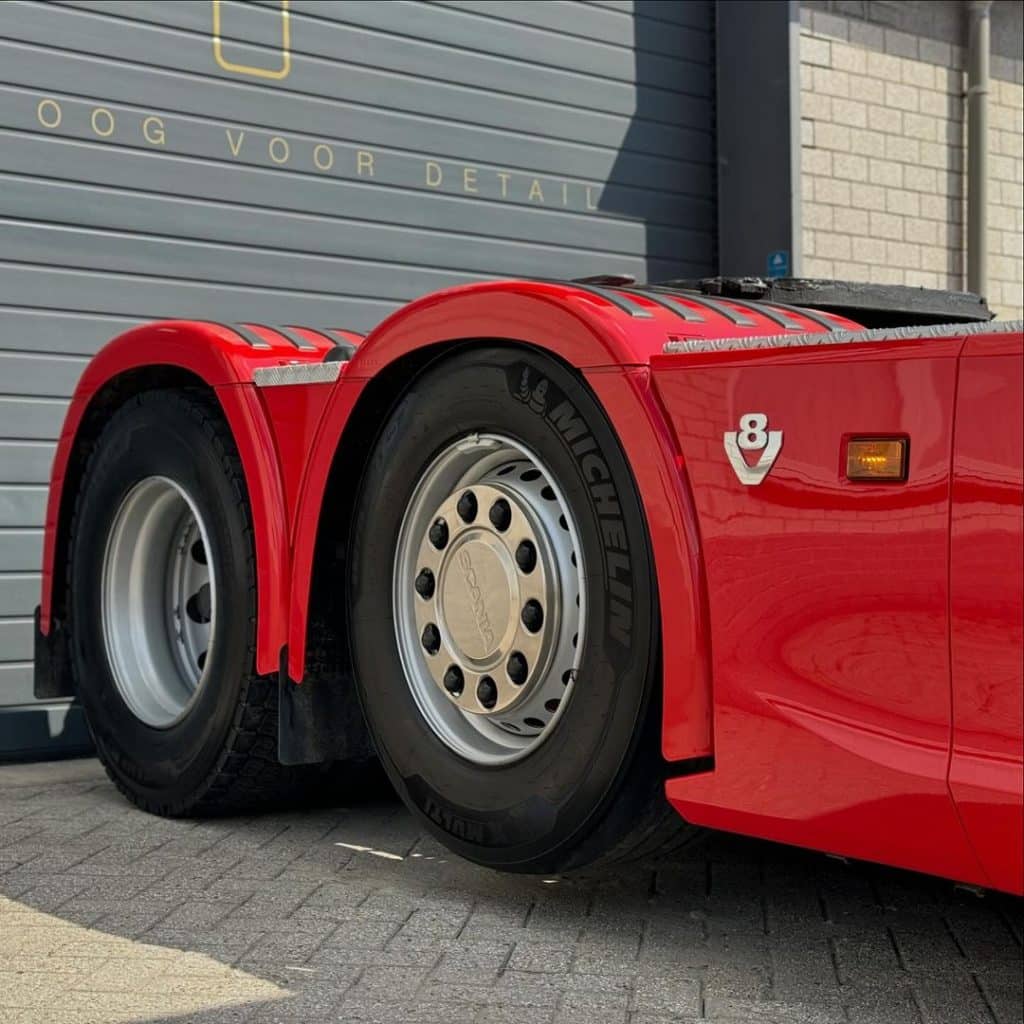 Vrachtwagen laten polijsten en lakbescherming door Eye4Clean.nl